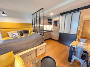 Studio neuf au cœur des Gets avec SPA, proche des pistes, parking et wifi inclus - FR-1-623-34